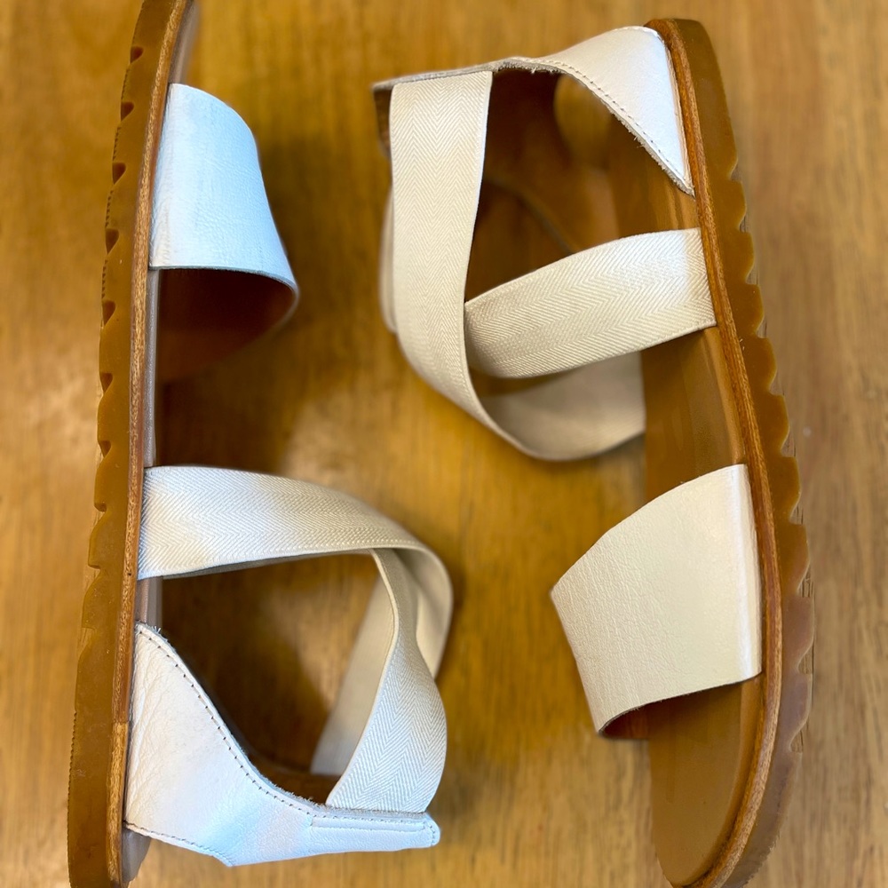 Sorel White Sandals!